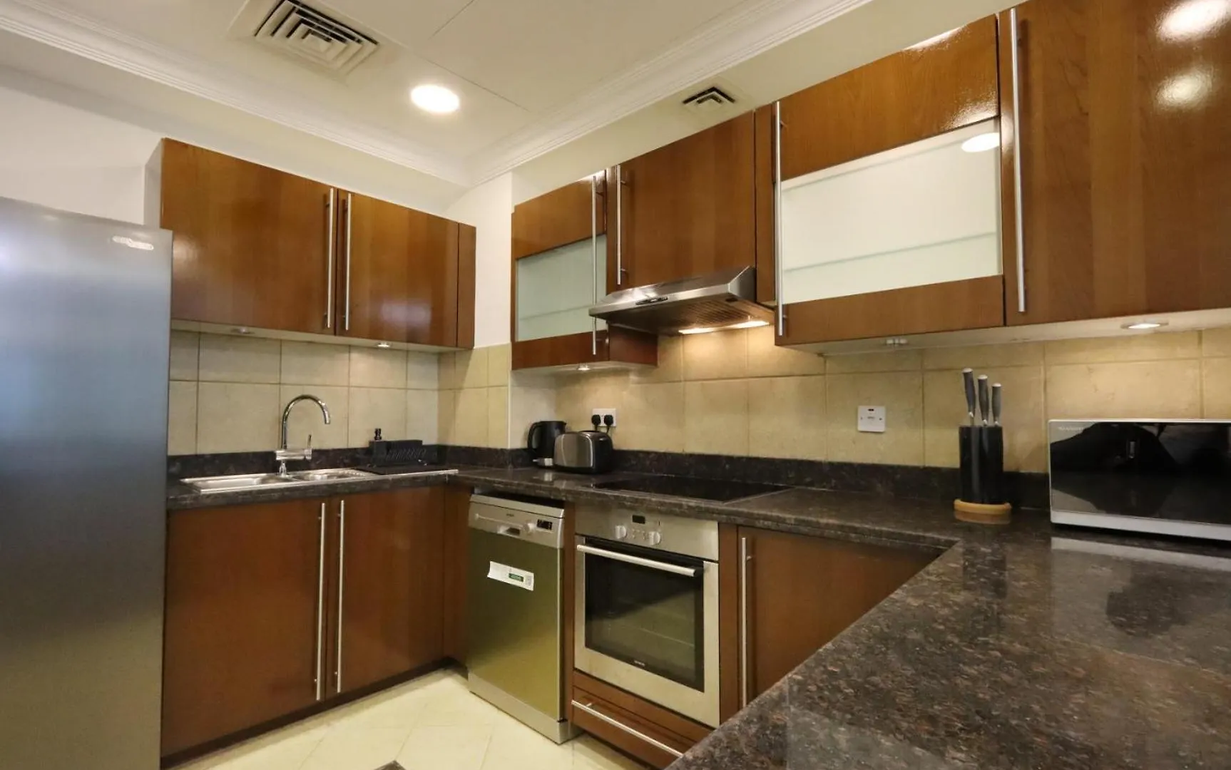Livbnb Suite - 1Br Haven In Golden Mile Dubai Apartment