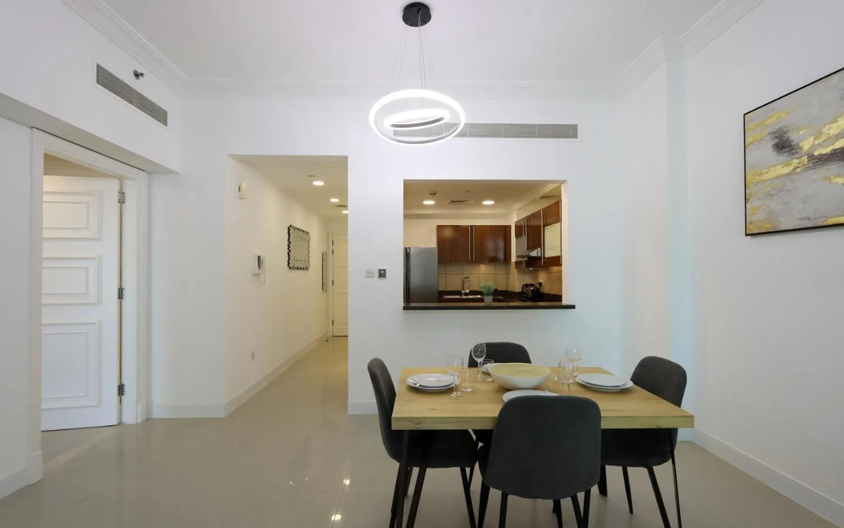 Livbnb Suite - 1Br Haven In Golden Mile Dubai