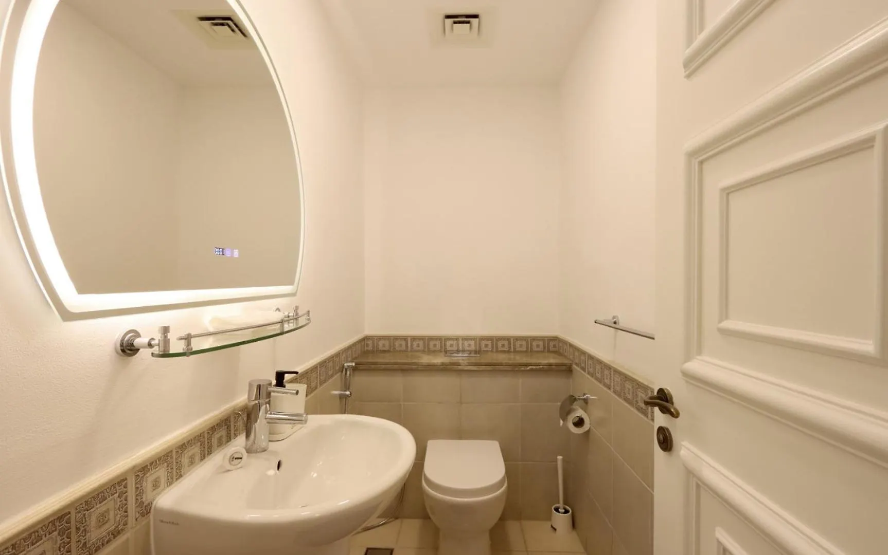 Livbnb Suite - 1Br Haven In Golden Mile Dubai 0*,  United Arab Emirates